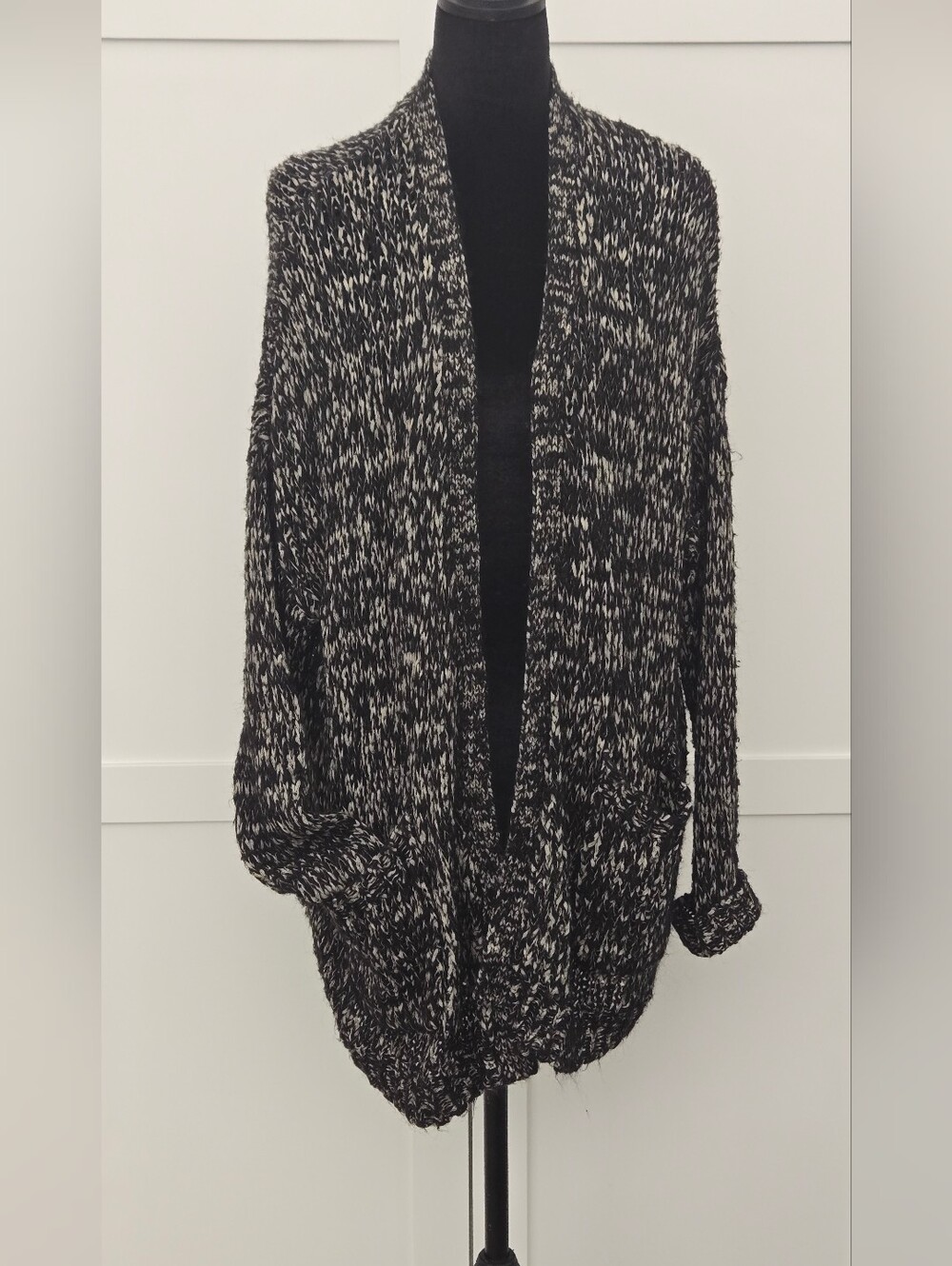 Volcom Mix Tape Womens Black Cream Marled Oversized Stretchy Cardigan M-L 12-14